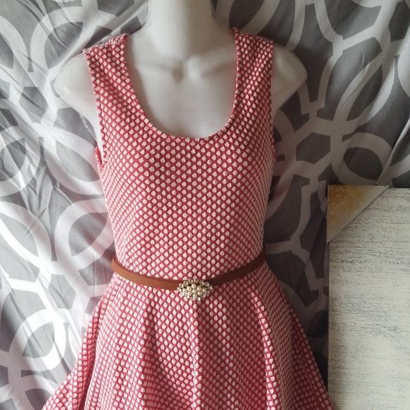 💚RED AND WHITE POCKA DOTS - Picture 3 of 5